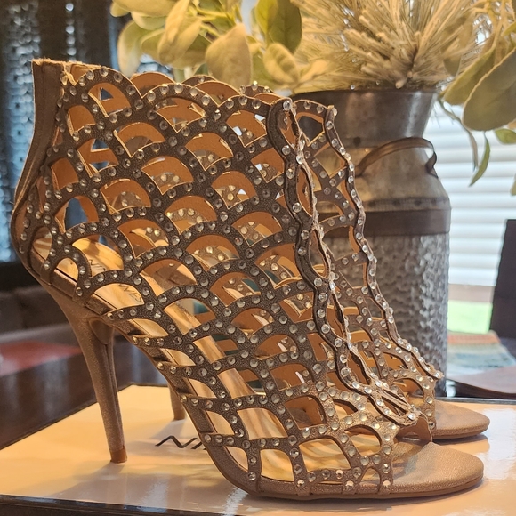 Nine West Rhinestone Evening Shoe Size 8.5M - Picture 7 of 8